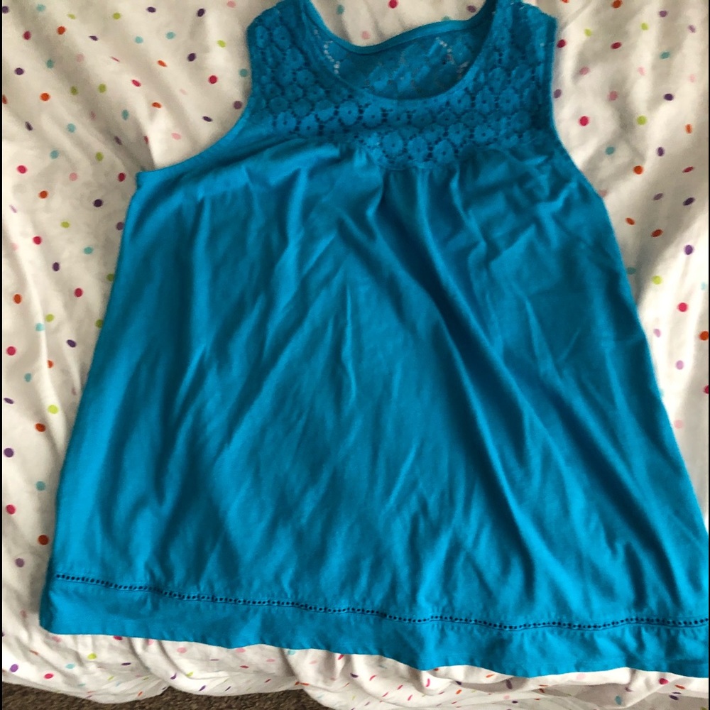 blue flowy tank